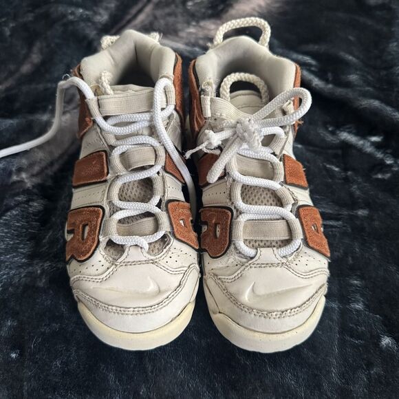 Nike Air More Uptempo Shoes Youth Size 2Y Basketball Suede DZ5322-001 - Picture 3 of 16